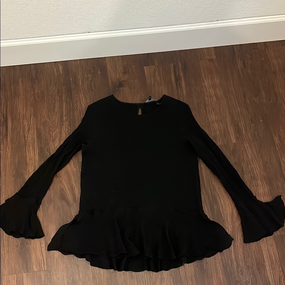 Long sleeve keyhole back keyhole large